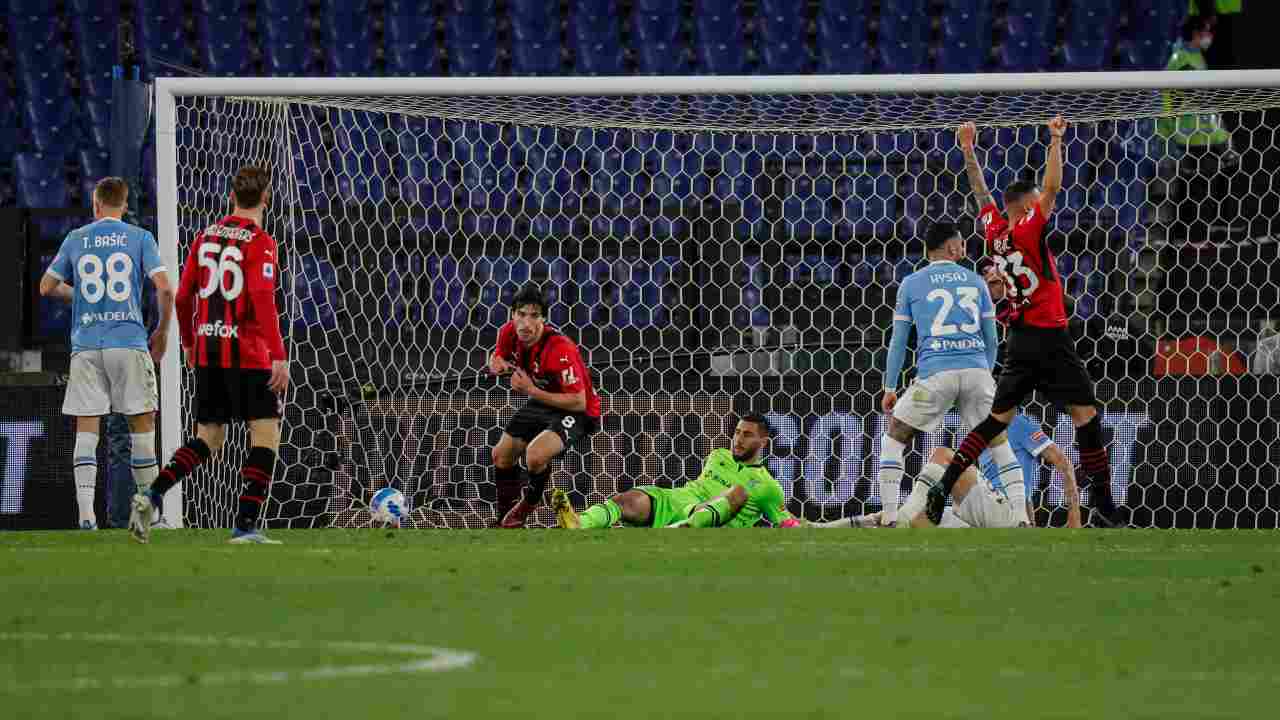 Il gol di Tonali in Lazio-Milan (ansa)