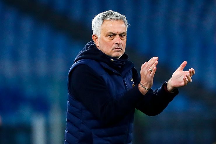 Mourinho applaude la Roma