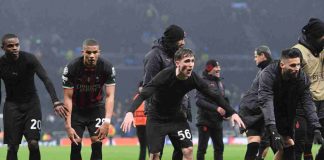Il Milan esulta dopo il passaggio del turno in Champions