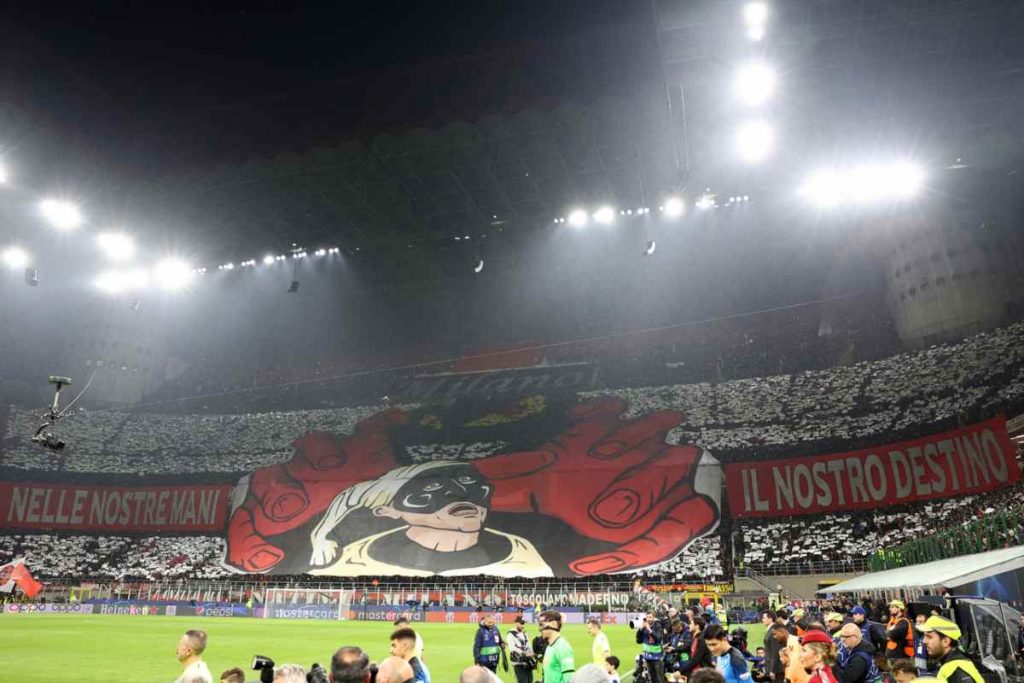 Curva Sud Milan striscione Napoli