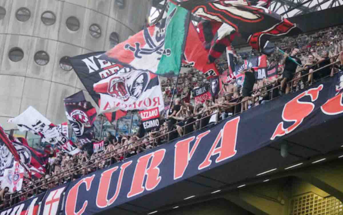 Milan Napoli striscione